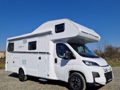 WEINSBERG CaraHome 650 DG ( model 2025) – rodinný obytný vůz
