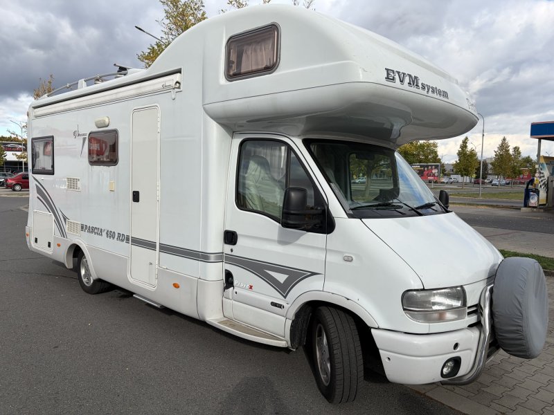 Renault Pascia 450 RD -celoskelet, nájezd 60 tis.KM