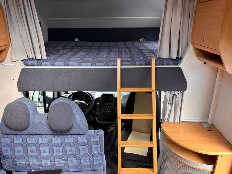 OBYTNÝ AUTOMOBIL KNAUS TRAVEL - klimatizace, tažné, garáž 