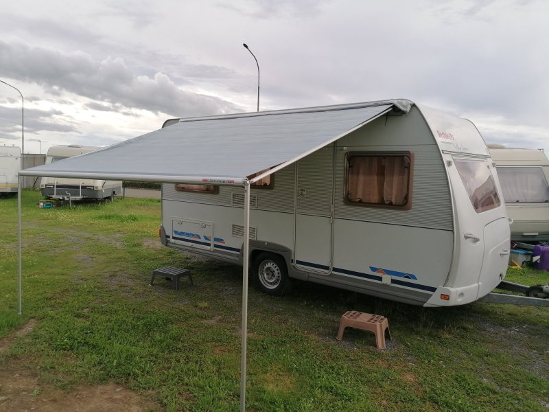 Karavan Dethleffs 430+ Markýza