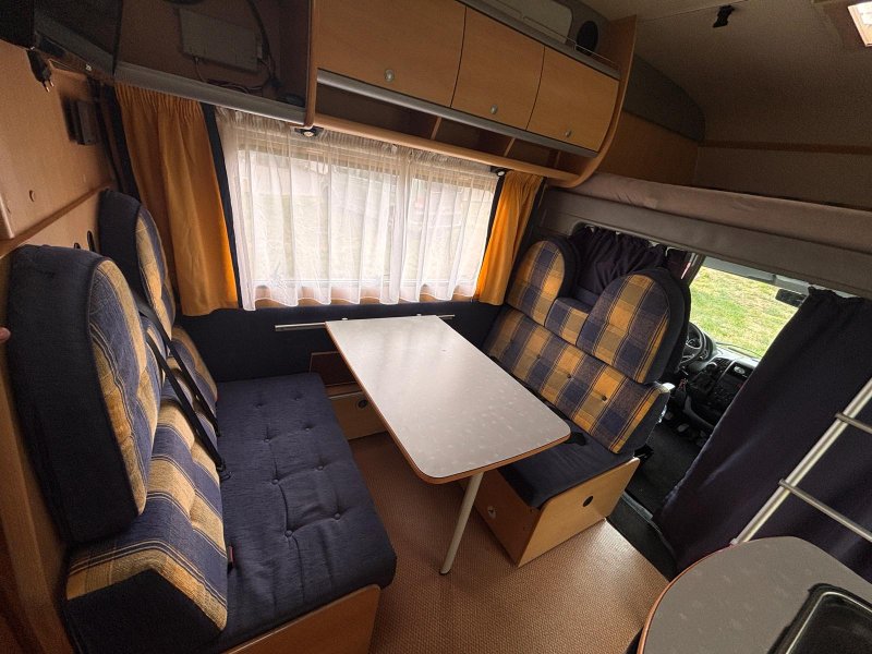 OBYTNÉ AUTO DETHLEFFS - KLIMATIZACE KABINY, 77 000KM