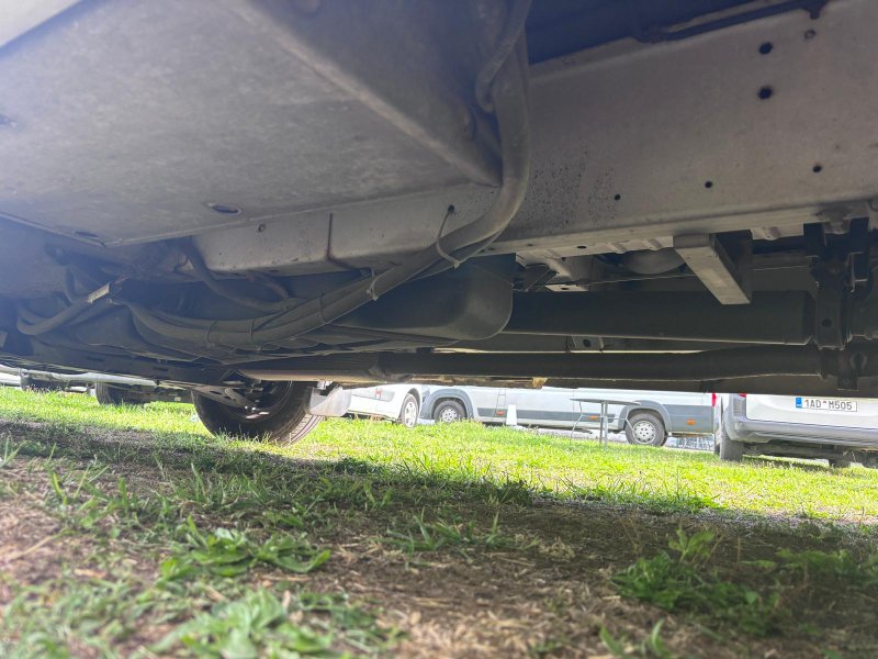 OBYTNÉ AUTO Challenger - VELKÁ GARÁŽ, UDRŽOVANÝ