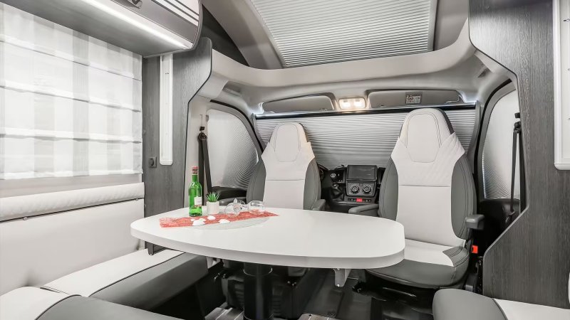 CI Horon 84 XT Elite 2024 – Peugeot 2.2 / 140 k – TOP VÝBAVA, ODPOČET DPH