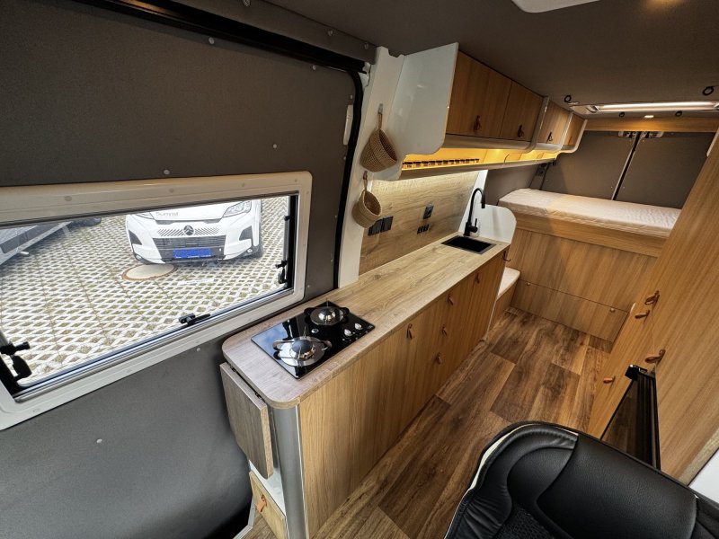 Iveco Daily - prostorná individuální vestavba pro 4 