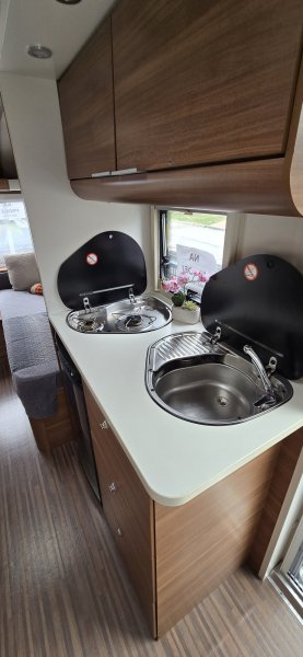 Adria Adora Supreme 472 LU | ALDE | mover | SUCHÝ karavan