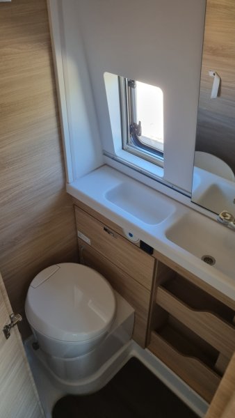 Knaus BoxStar 600 Street 60Years pouze 18tis km Neni Dph