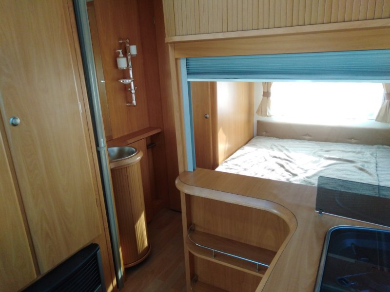 Karavan Chateau Calista 466-francouzská postel