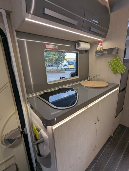 NobelART A-9000 Elegance, obytný vůz, model 2024, Ford Transit 2.0 TDI 96 kW – 6 míst / 6 lůžek