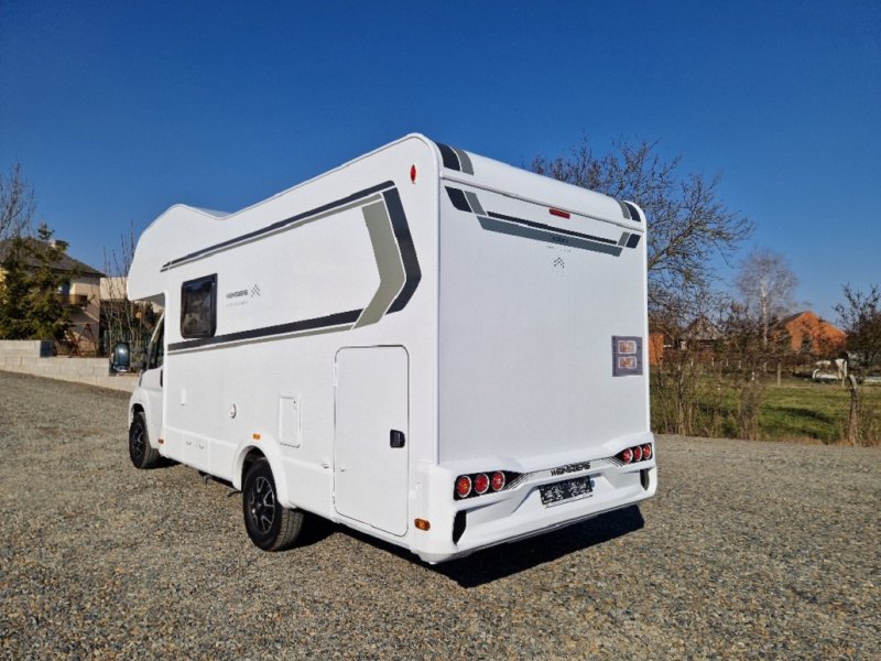 WEINSBERG CaraHome 650 DG ( model 2025) – rodinný obytný vůz