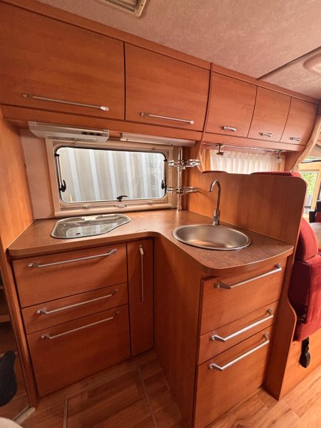 OBYTNÉ AUTO CHAUSSON ALTEO ZIMNÍ VERZE - pouze 35 000km 