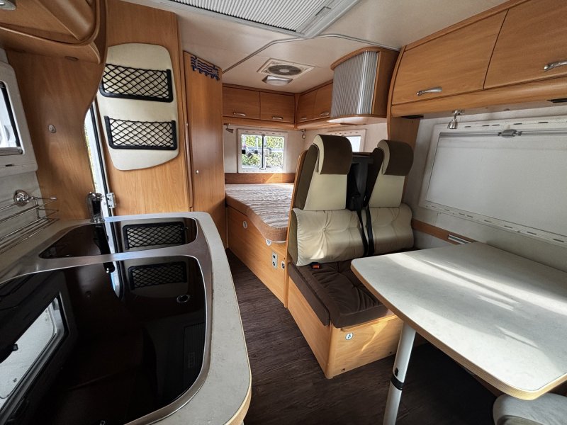 POLOINTEGROVANÉ OBYTNÉ AUTO CHAUSSON - MOC HEZKÉ - TAŽNÉ 