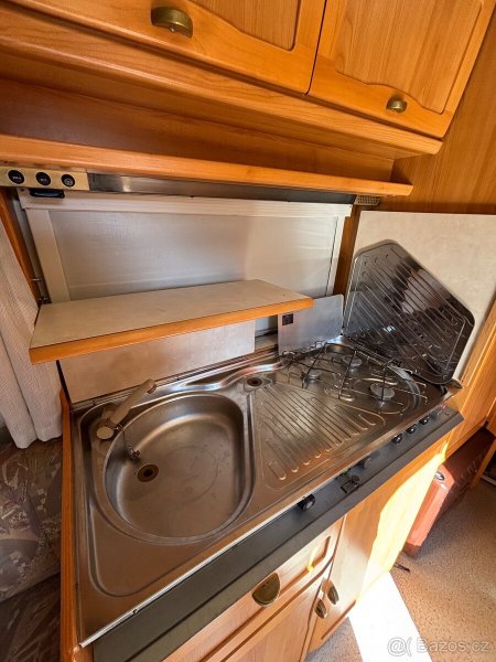 Hymer Eriba Nová 491, 4 lidé 