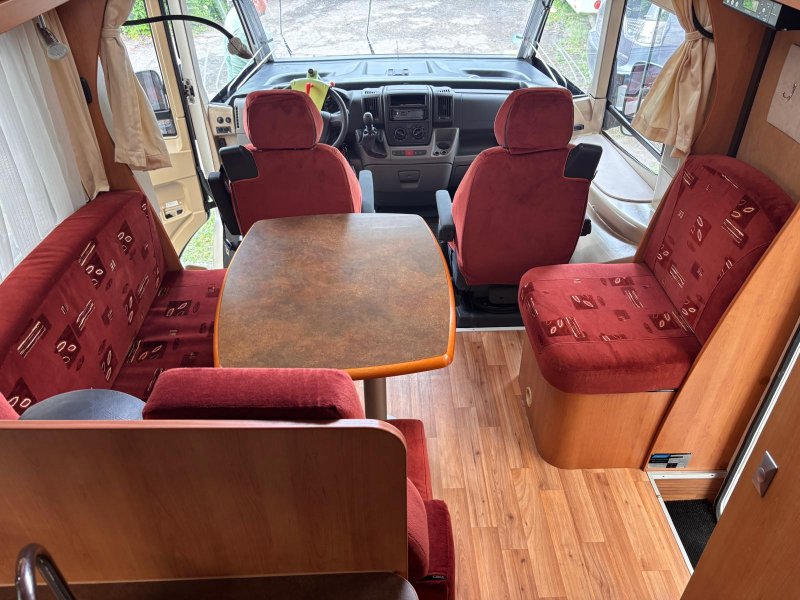 OBYTNÉ AUTO CHAUSSON ALTEO ZIMNÍ VERZE - pouze 35 000km 
