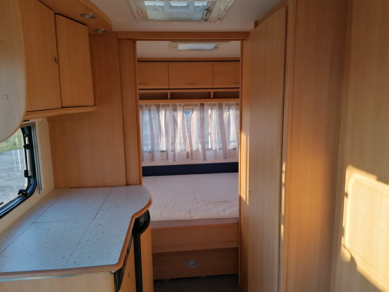 Karavan Dethleffs 430+ Markýza