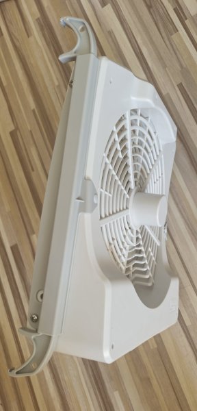 STŘEŠNÍ VENTILÁTOR 