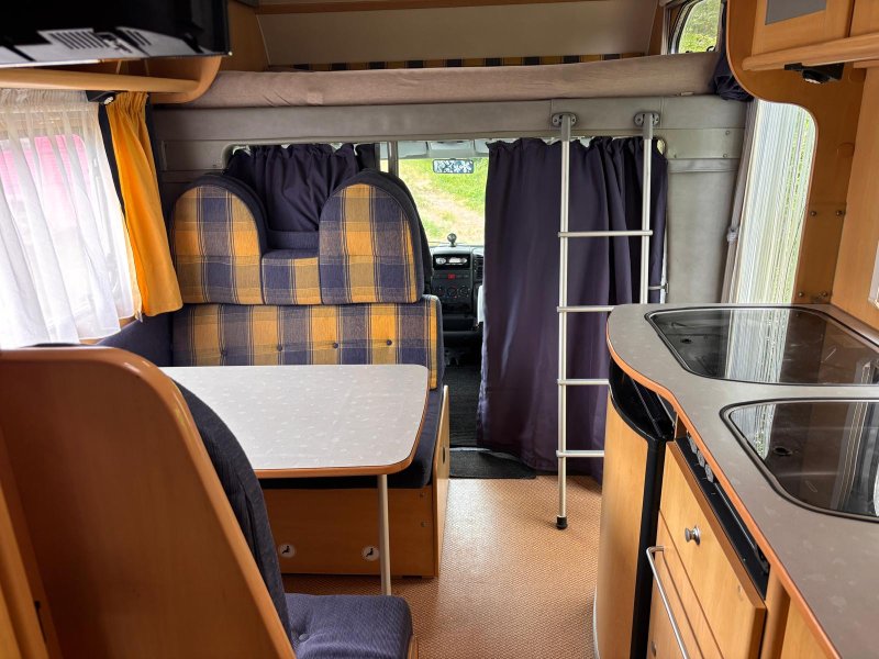 OBYTNÉ AUTO DETHLEFFS - KLIMATIZACE KABINY, 77 000KM
