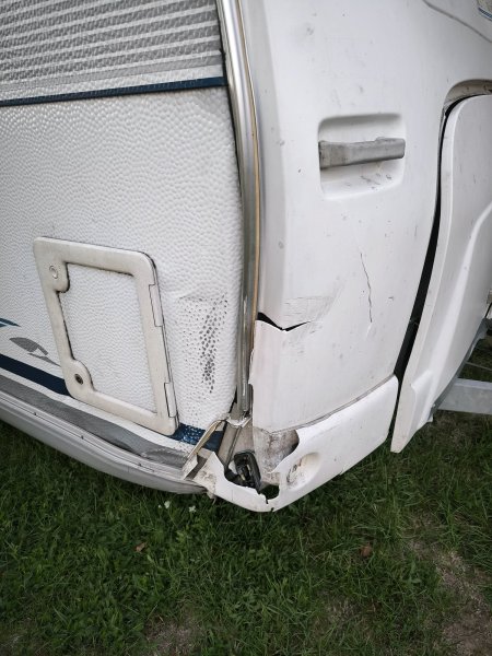 Karavan na pevné stání 