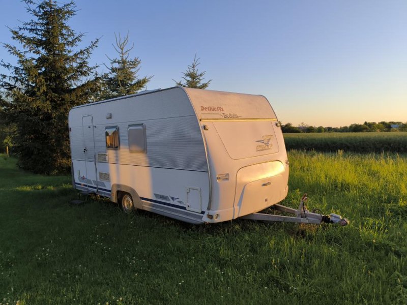 Bouraný karavan