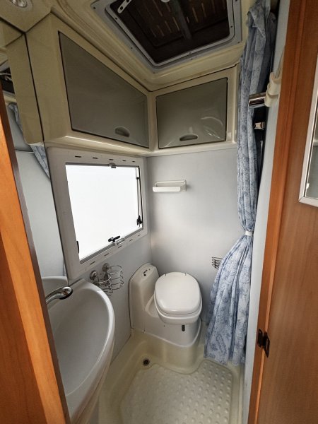 POLOINTEGROVANÉ OBYTNÉ AUTO CHAUSSON - MOC HEZKÉ - TAŽNÉ 