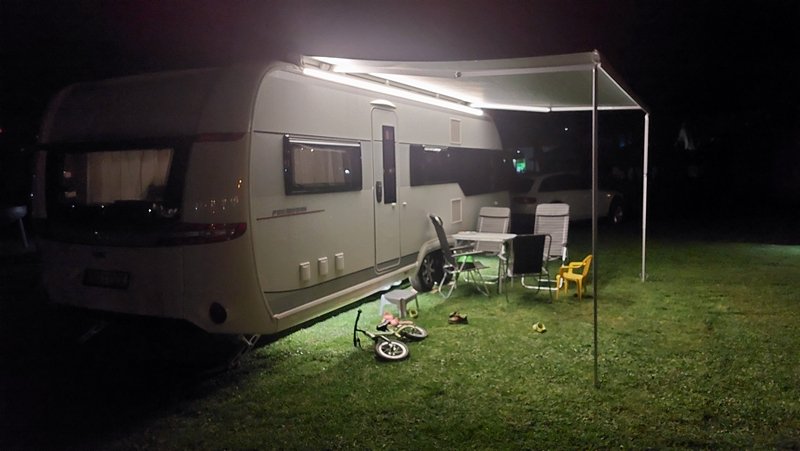 Hobby 650 UKFE Premium – Luxusní rodinný obytný palác pro 6 osob