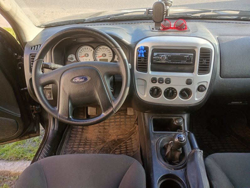 Ford Maverick 2.3i, 16V