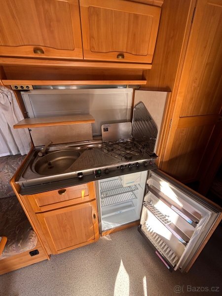 Hymer Eriba Nová 491, 4 lidé 