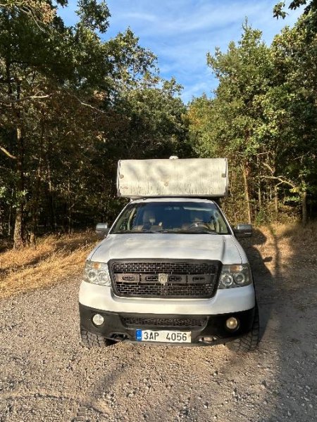 Obytna nastavba na pickup
