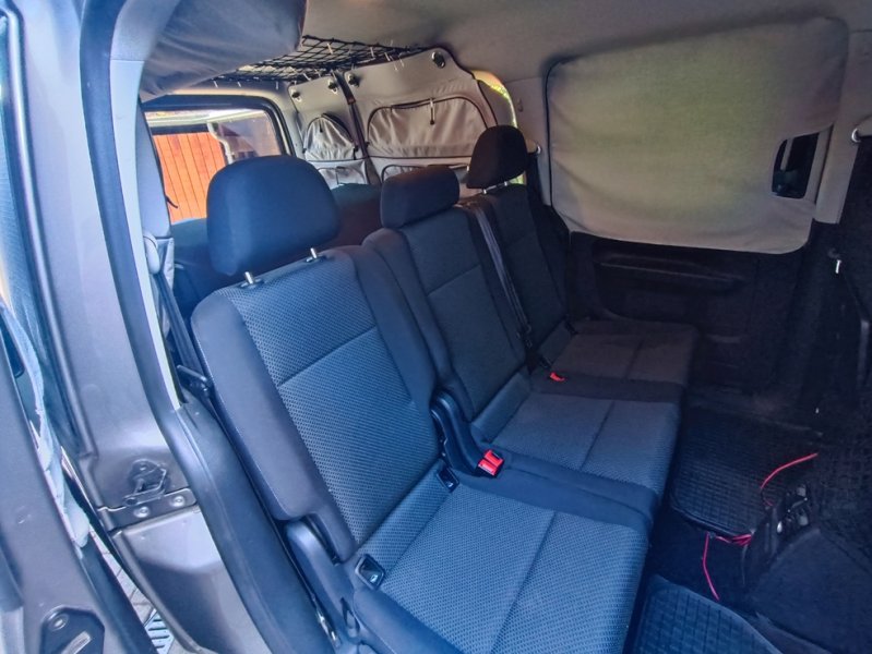 Volkswagen Caddy Maxi Camper OFF-GRID | 1. majitel | 2017 | 154 000 km | připraven na cestování bez dalších investic