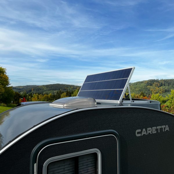 Karavan Caretta 1500 | lednice, naftové topení, solár | STK 04/2027 | 349 000 Kč s DPH (288 430 Kč bez DPH)