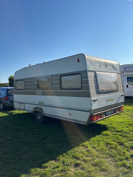 Hymer Eriba Nová 491, 4 lidé 