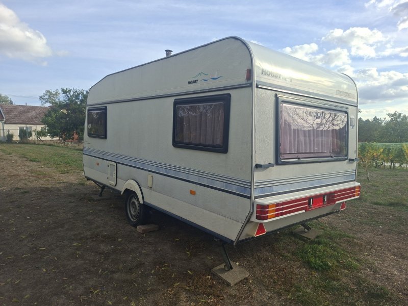 Prodám karavan Hobby De Luxe 460