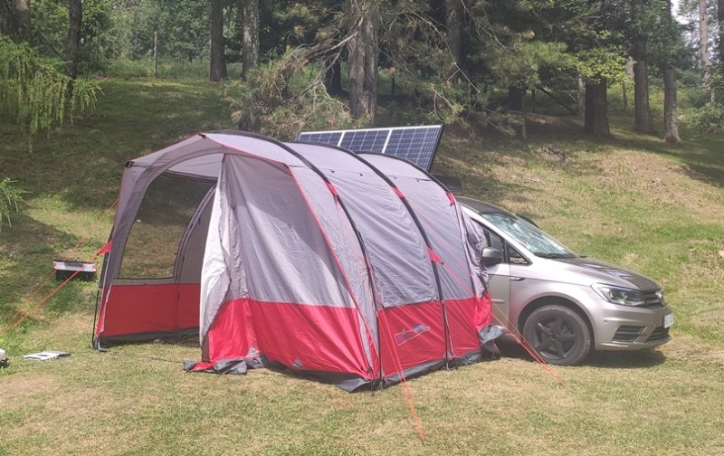 Volkswagen Caddy Maxi Camper OFF-GRID | 1. majitel | 2017 | 154 000 km | připraven na cestování bez dalších investic