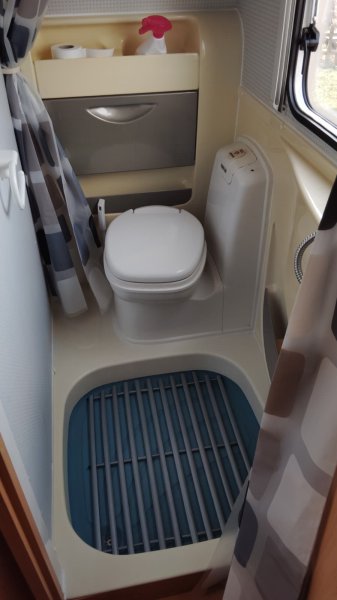 Knaus Südwind 550 FSK - 3 palandy, mover, solár, předstan