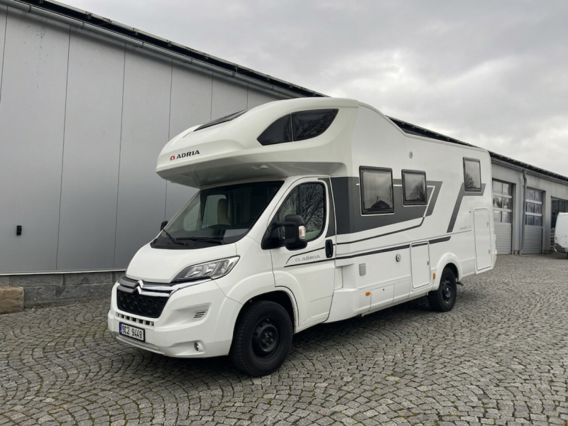 ADRIA Coral XL Axess 670 SL PLNÁ VÝBAVA