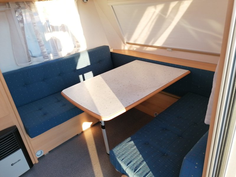 Karavan Dethleffs 430+ Markýza