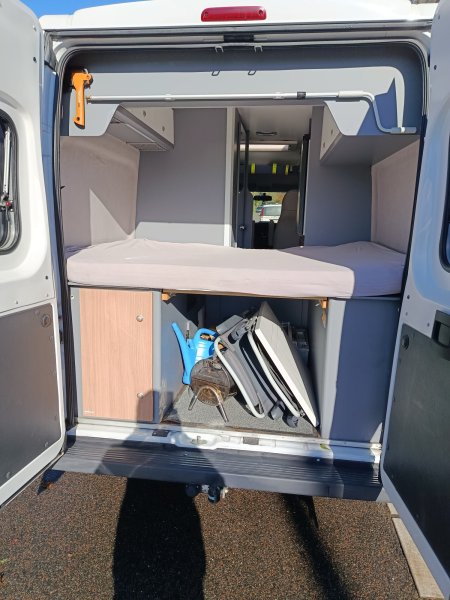 Knaus boxtar 74 tis. Km
