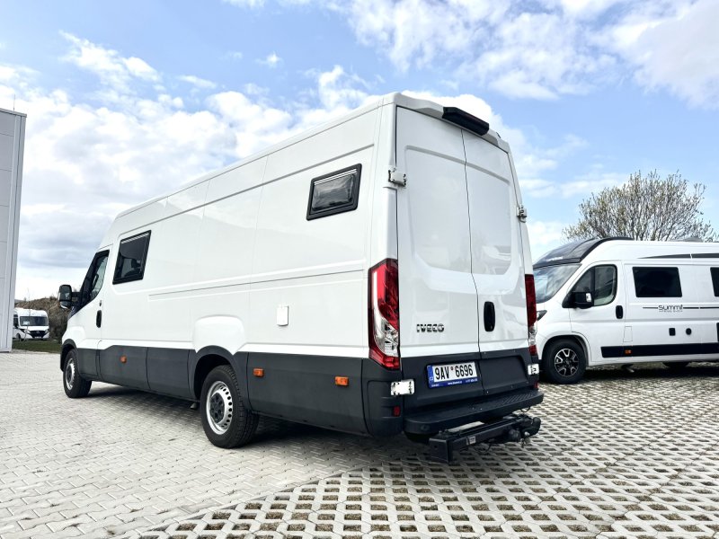 Iveco Daily - prostorná individuální vestavba pro 4 