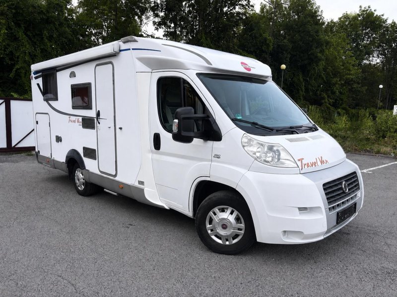 OBYTNÉ AUTO BURSTNER - PODÉLNÉ POSTELE , PRVNÍ MAJITEL