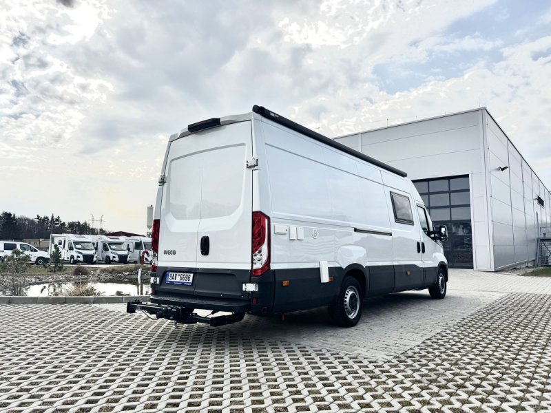 Iveco Daily - prostorná individuální vestavba pro 4 