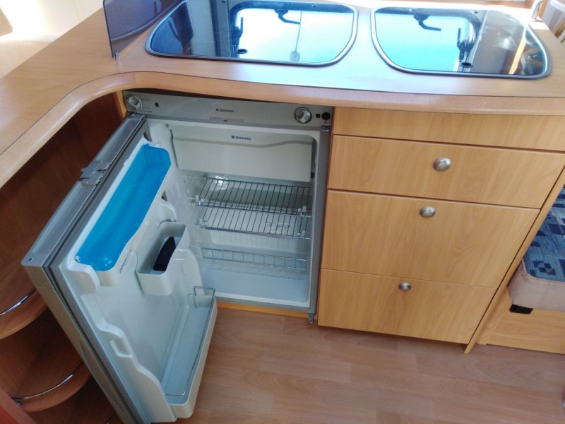 Karavan Chateau Calista 466-francouzská postel