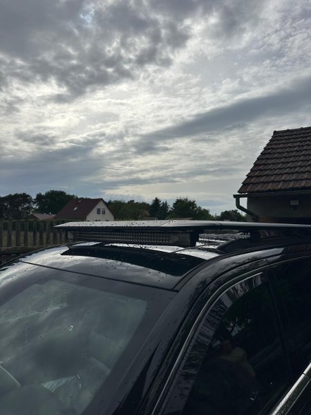 Hliníkový střešní nosič na Jeep Grand Cherokee