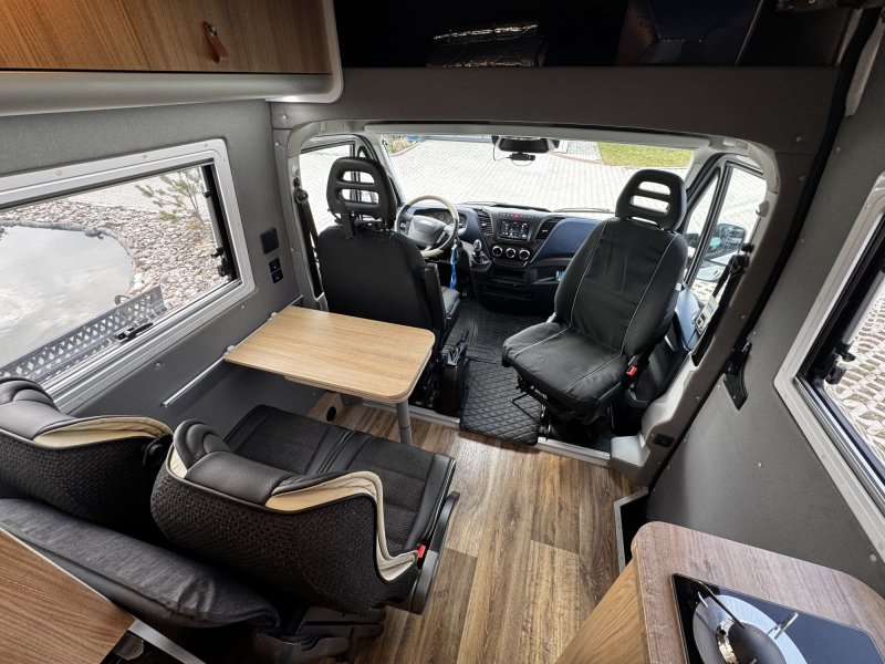 Iveco Daily - prostorná individuální vestavba pro 4 