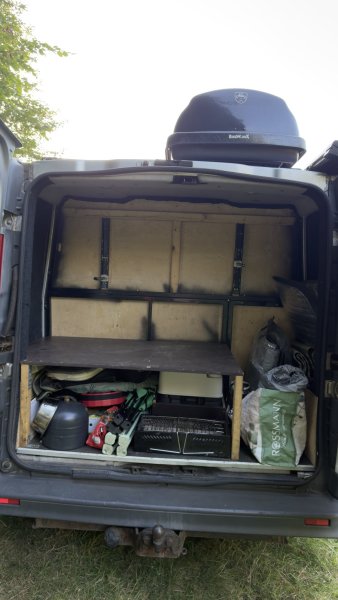 🚐 Renault Trafic II LONG – obytná vestavba pro 2 osoby