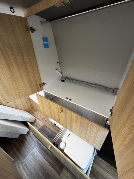 Iveco Daily - prostorná individuální vestavba pro 4 