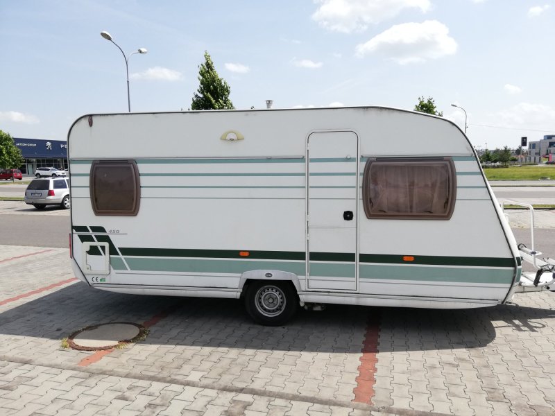 Karavan Chateau Calista 466-francouzská postel