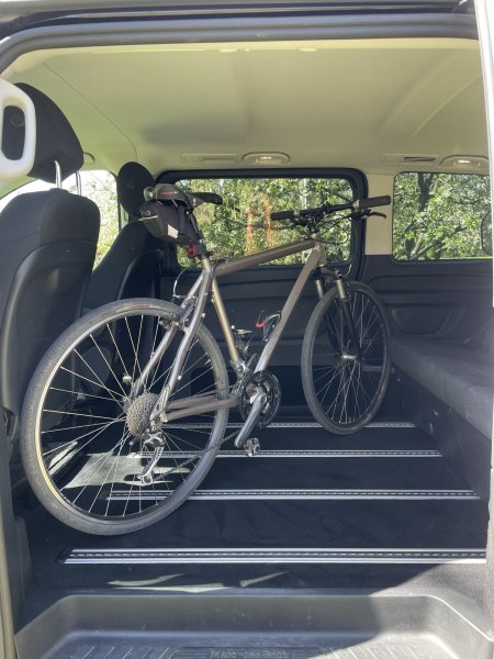 Mercedes-Benz Vito 124 CDI 4x4 Paket Spánek
