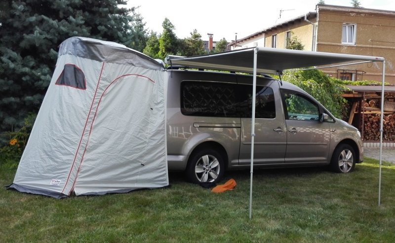 Volkswagen Caddy Maxi Camper OFF-GRID | 1. majitel | 2017 | 154 000 km | připraven na cestování bez dalších investic