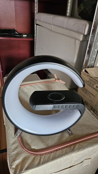 Nabízím světlo i bluetooth reproduktor 