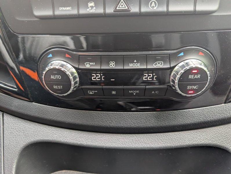 Mercedes-Benz Vito 124 CDI 4x4 Paket Spánek