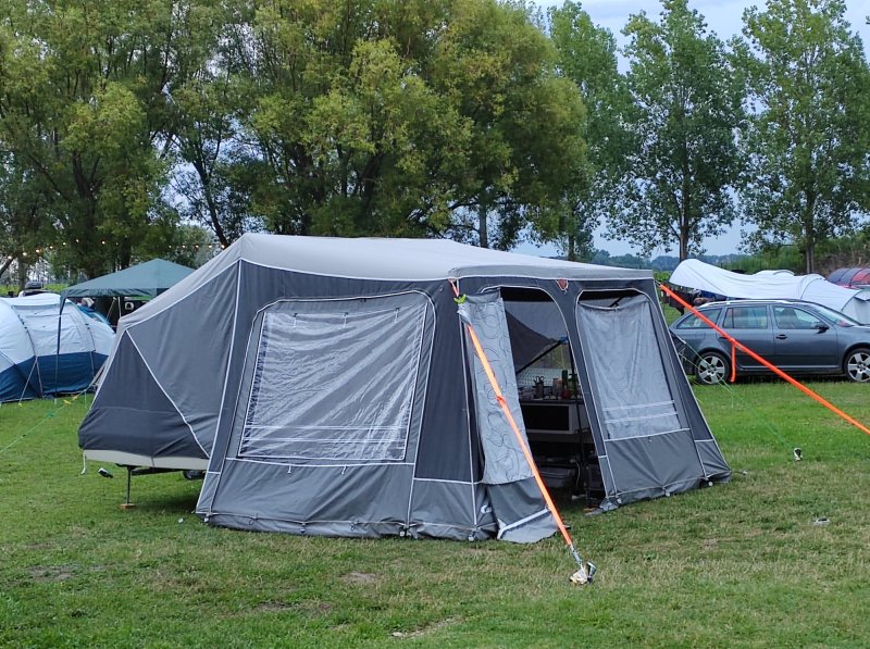 Stanový přívěs Camp-let Classic (2014) – TOP stav + bohatá výbava